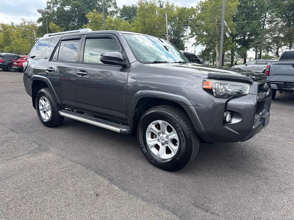 Used 2018 Toyota 4Runner SR5 AWD/4WD image 3