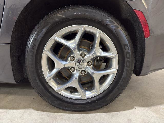 Used 2019 Chrysler Pacifica Limited image 18