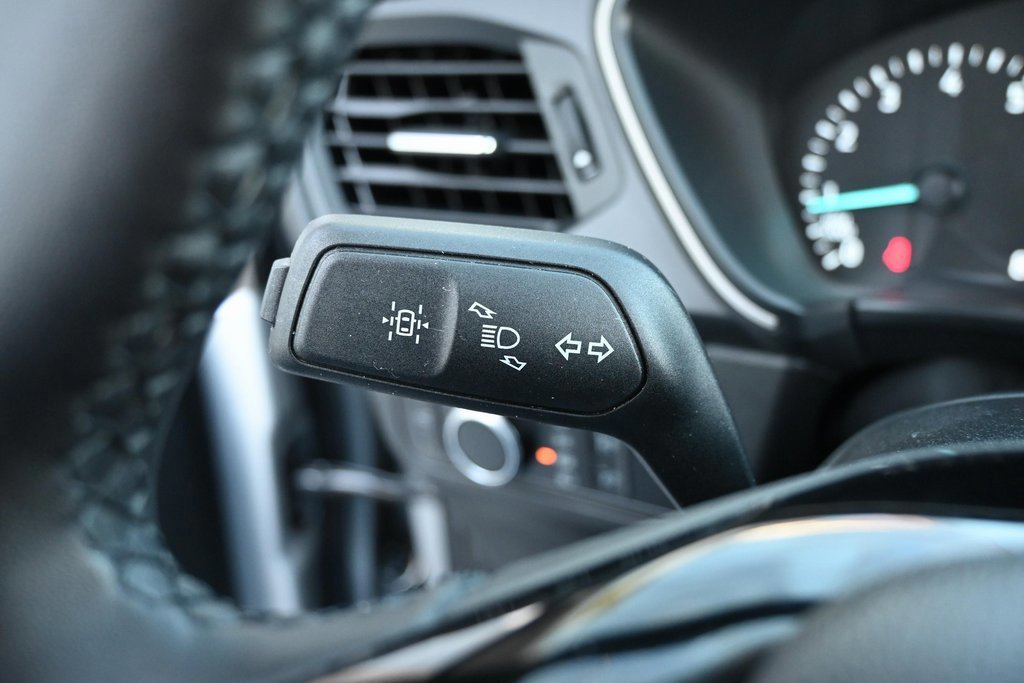 Certified 2022 Ford Escape SE w/ SE Sport Appearance Package image 33