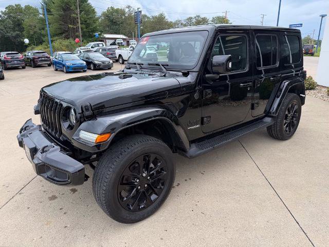 Used 2022 Jeep Wrangler Unlimited Sahara AWD/4WD image 3