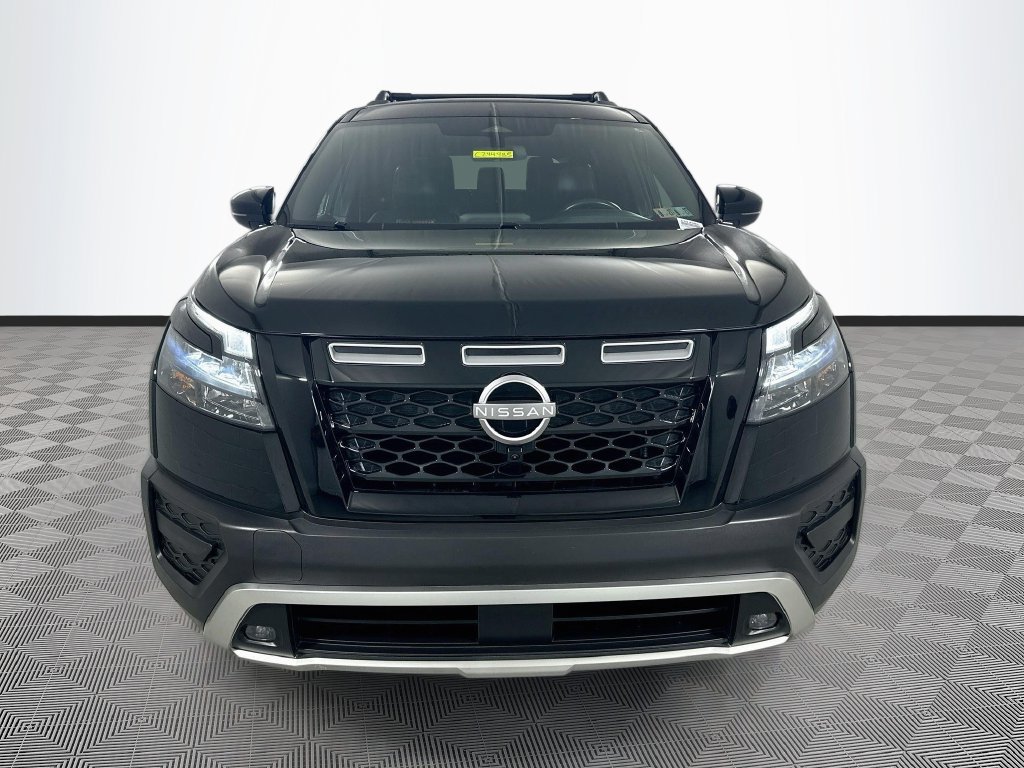 Used 2025 Nissan Pathfinder Rock Creek AWD/4WD image 3