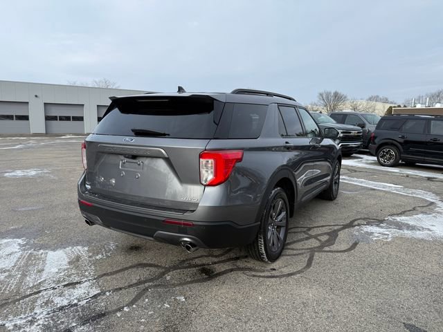 Certified 2022 Ford Explorer XLT w/ Equipment Group 202A image 5