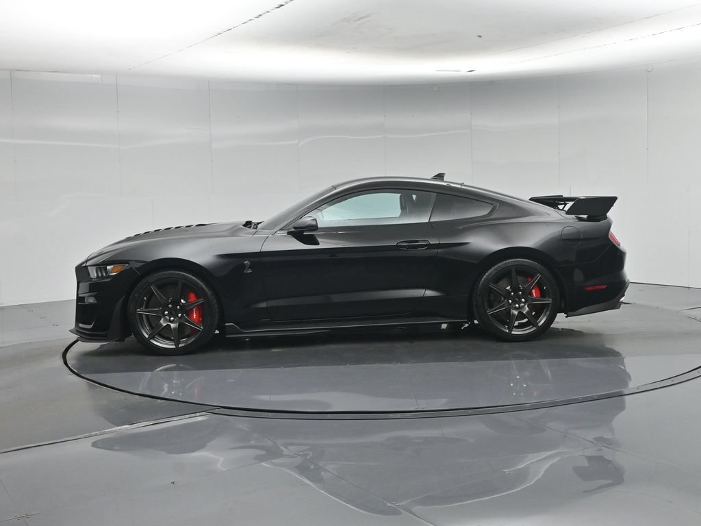 Certified 2022 Ford Mustang Shelby GT500 w/ Carbon Fiber Track Pack RWD image 32