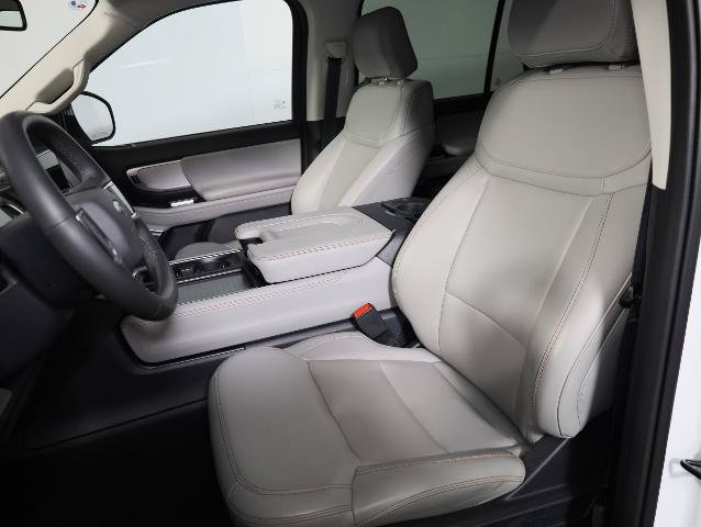 Certified 2025 Ford Expedition Active AWD/4WD image 8