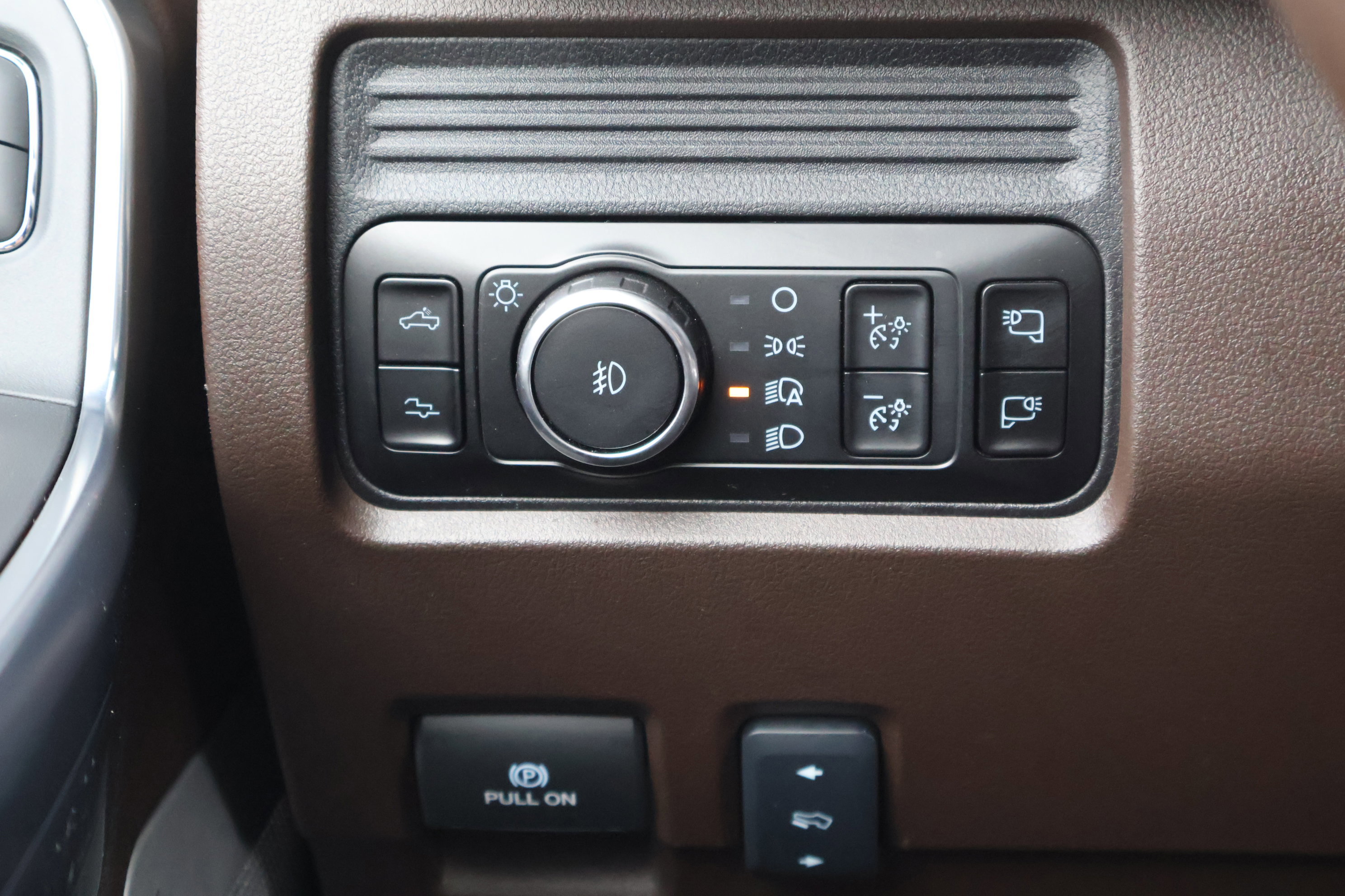 Certified 2025 Ford F250 King Ranch w/ Chrome Package image 18