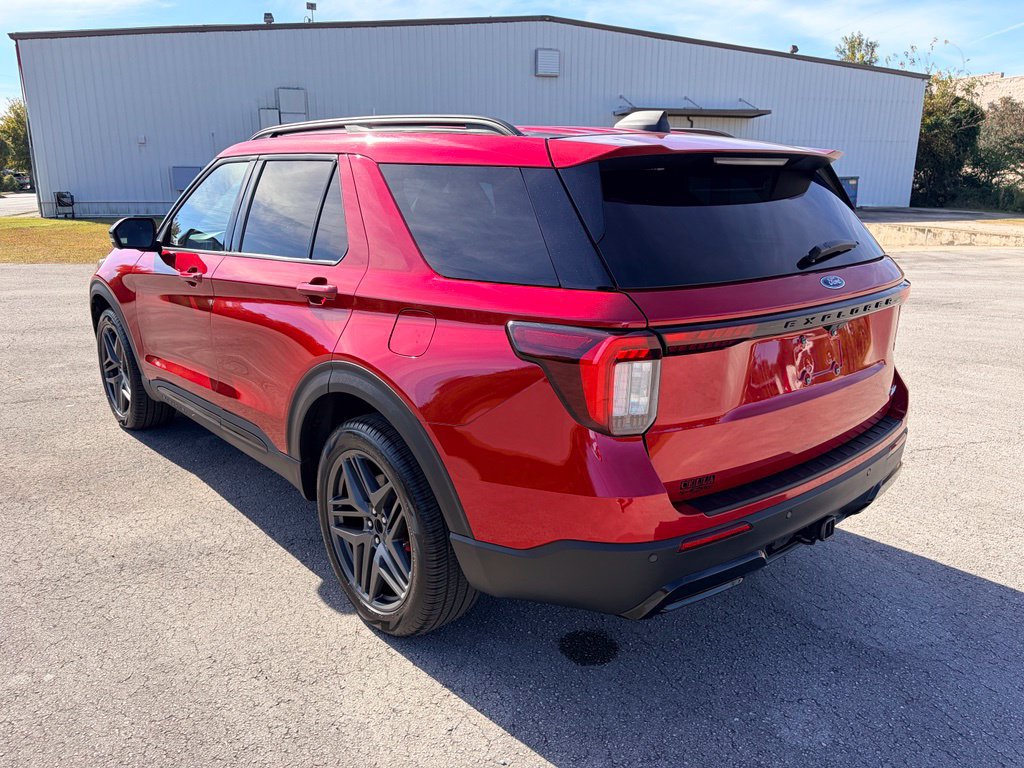 Certified 2025 Ford Explorer ST-Line w/ ST-Line Street Pack AWD/4WD image 4