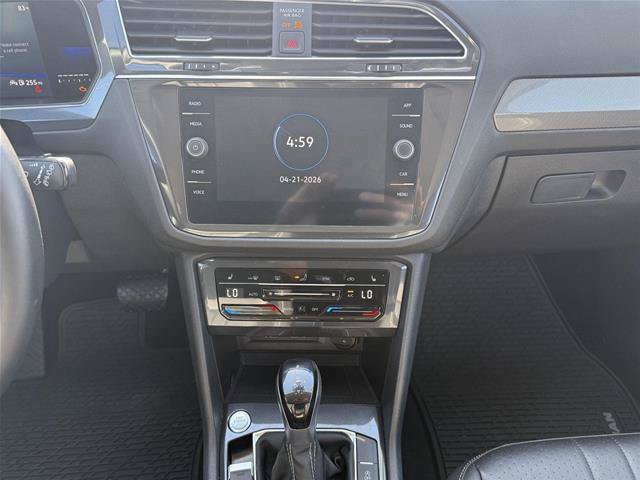 Used 2022 Volkswagen Tiguan SE AWD/4WD image 14