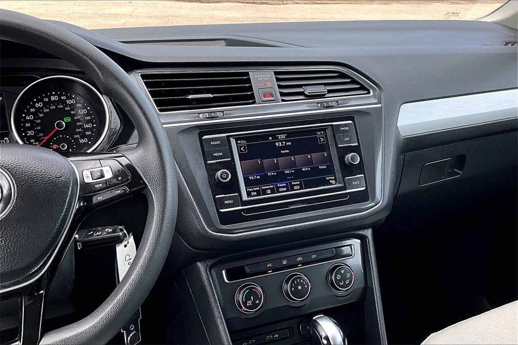 Used 2020 Volkswagen Tiguan S image 9