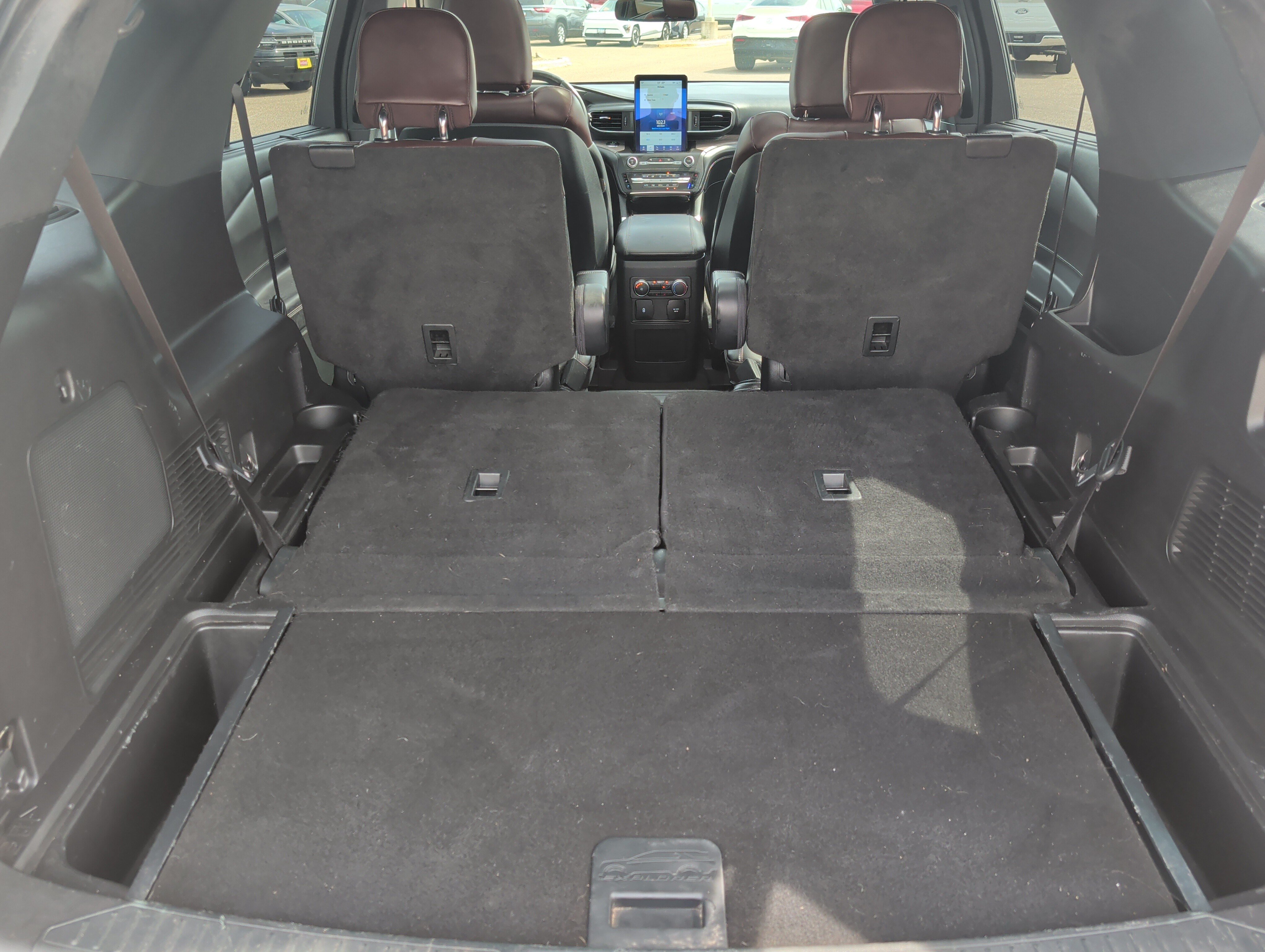 Certified 2020 Ford Explorer Platinum w/ Premium Technology Package AWD/4WD image 18
