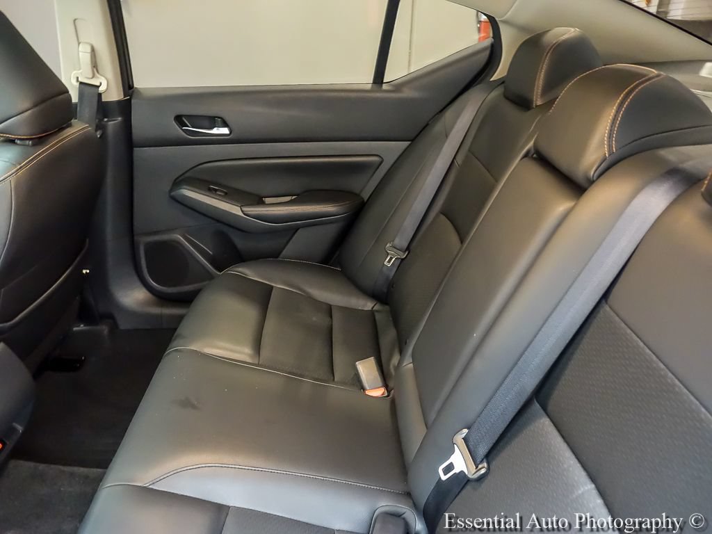 Used 2022 Nissan Altima 2.5 SR w/ Midnight Edition Package FWD image 13