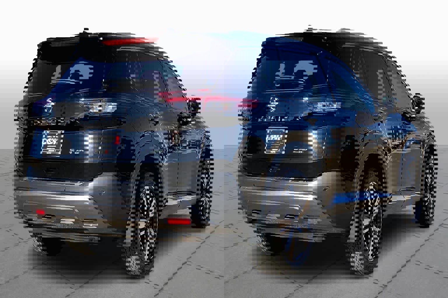 Used 2023 Nissan Rogue SL w/ SL Premium Package image 12