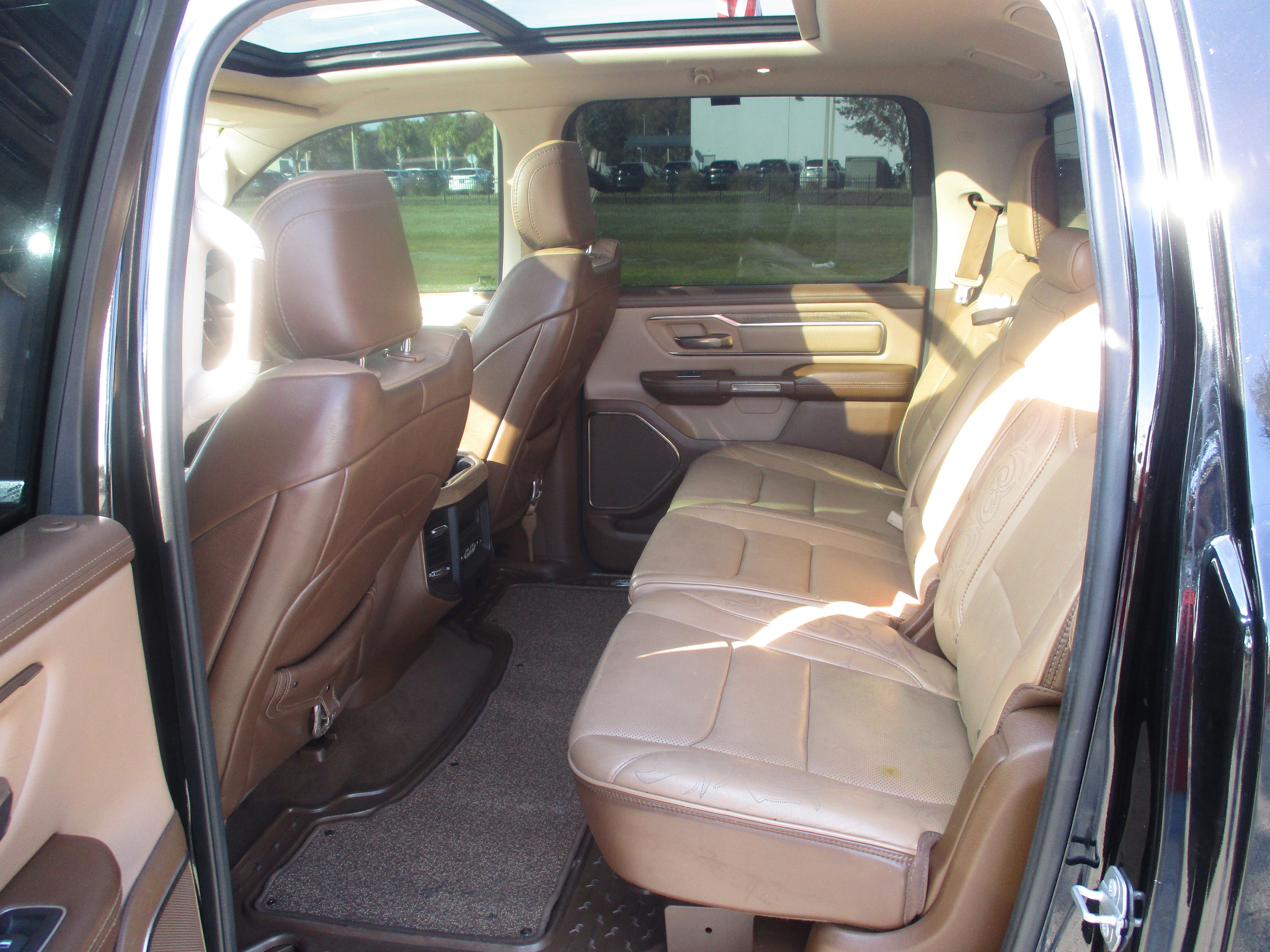 Used 2019 RAM 1500 Laramie Longhorn image 13