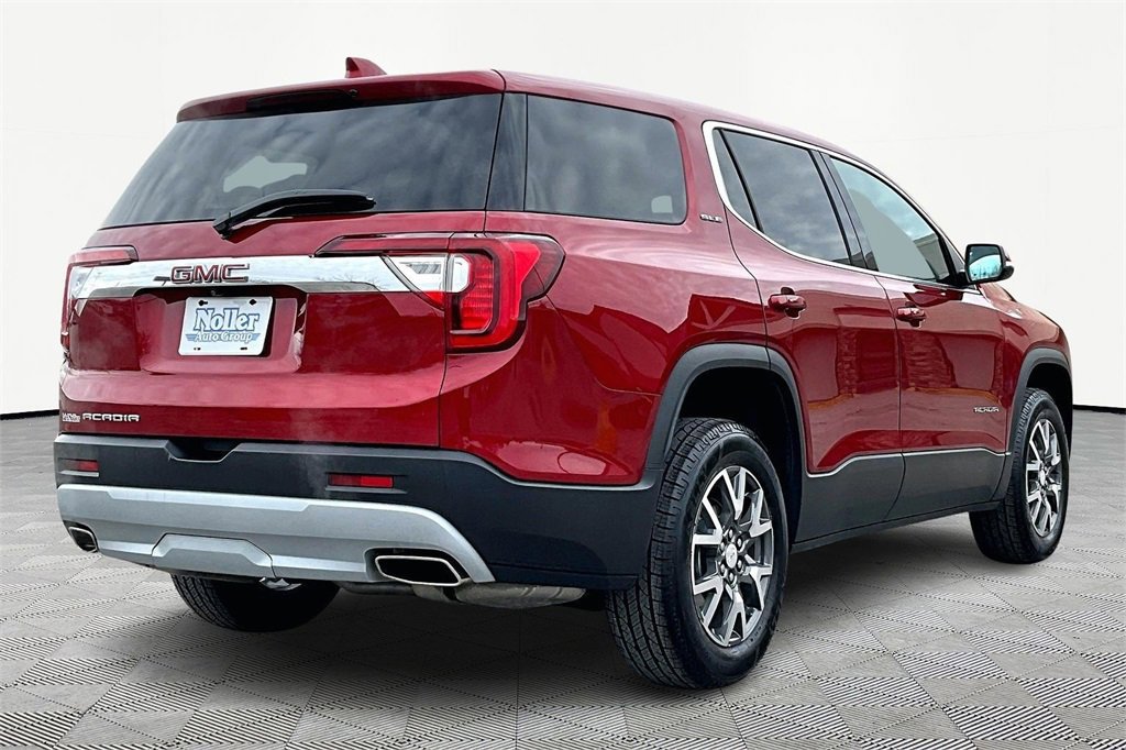 Used 2023 GMC Acadia SLE image 4