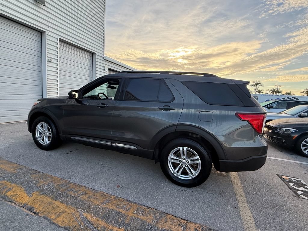 Certified 2020 Ford Explorer XLT w/ Equipment Group 202A AWD/4WD image 5