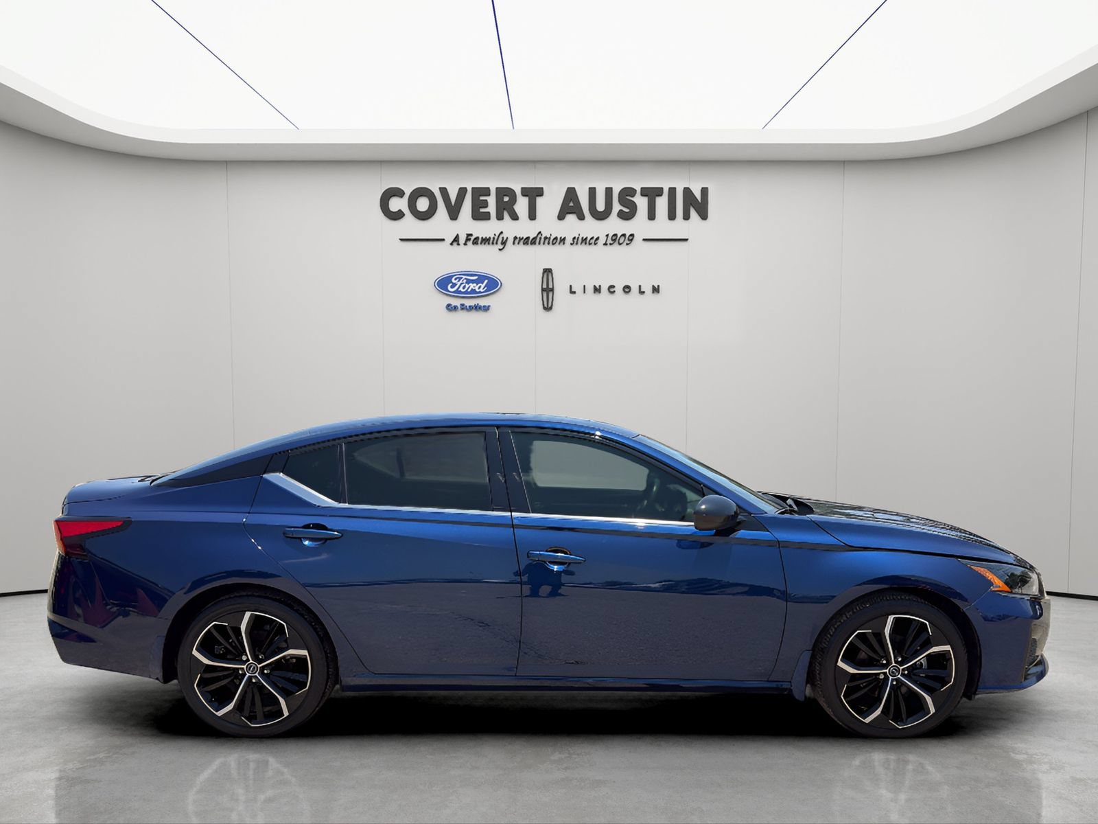 Used 2023 Nissan Altima 2.5 SR w/ SR Premium Package FWD image 5