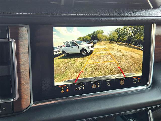 Used 2024 GMC Yukon XL Denali Ultimate AWD/4WD image 18
