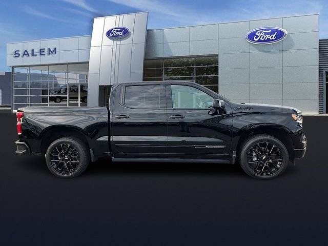 Used 2025 Chevrolet Silverado 1500 High Country w/ Midnight Edition AWD/4WD image 2