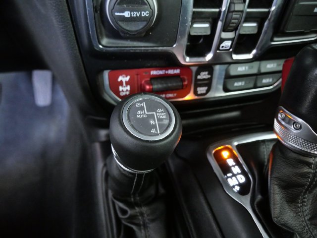Used 2024 Jeep Wrangler Unlimited Rubicon 4xe AWD/4WD image 24