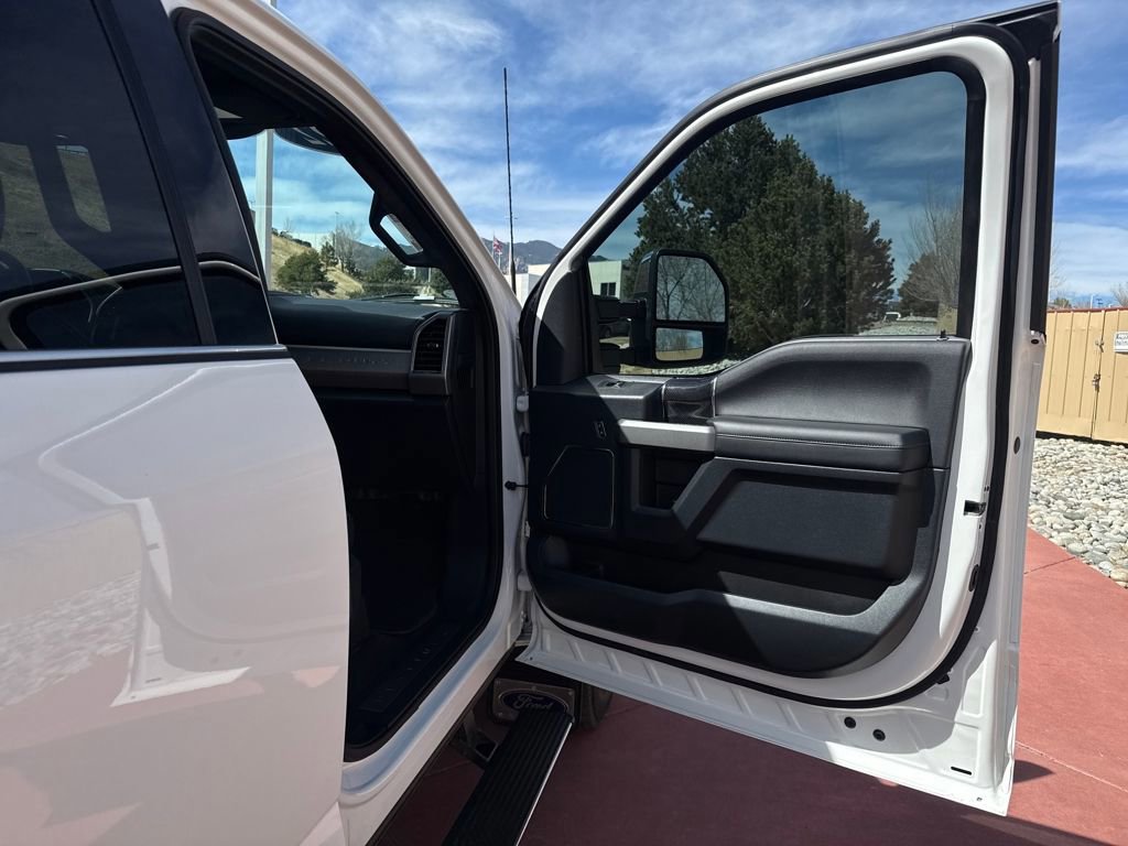 Certified 2022 Ford F450 Platinum w/ FX4 Off-Road Package image 26