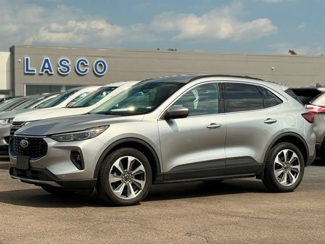 Certified 2024 Ford Escape Platinum AWD/4WD image 1