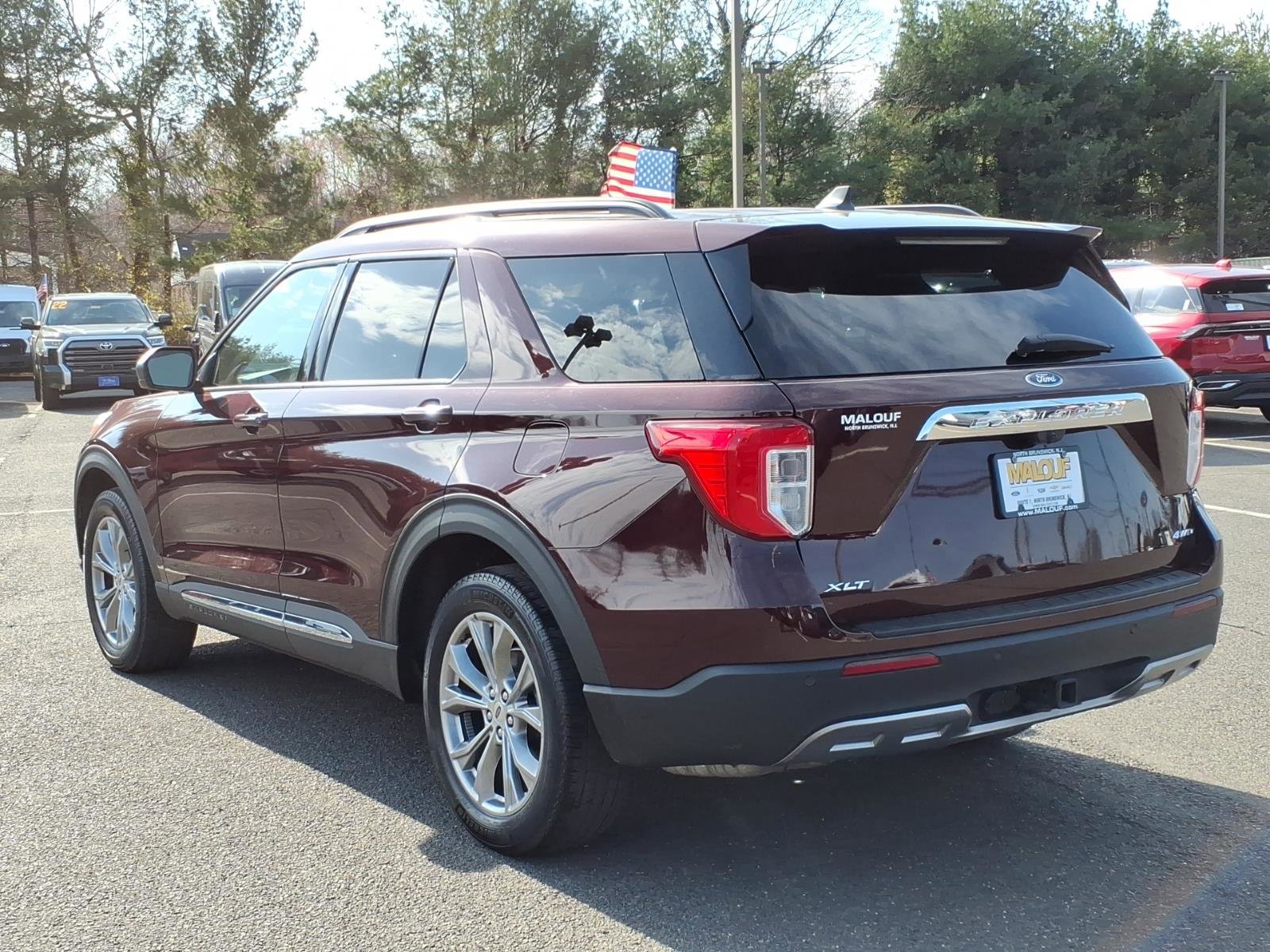 Certified 2022 Ford Explorer XLT w/ Equipment Group 202A image 4