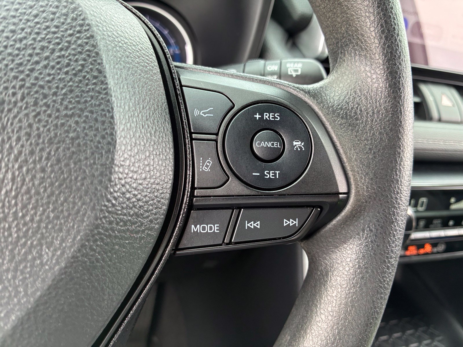 Used 2023 Toyota RAV4 XLE AWD/4WD image 24