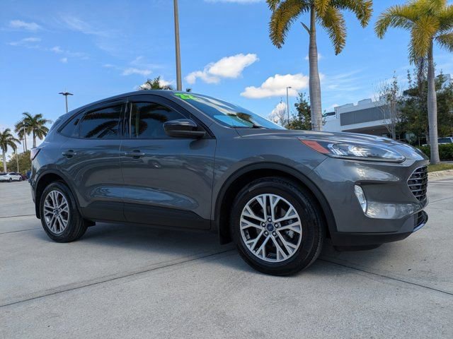 Certified 2022 Ford Escape SE w/ SE Sport Appearance Package image 7