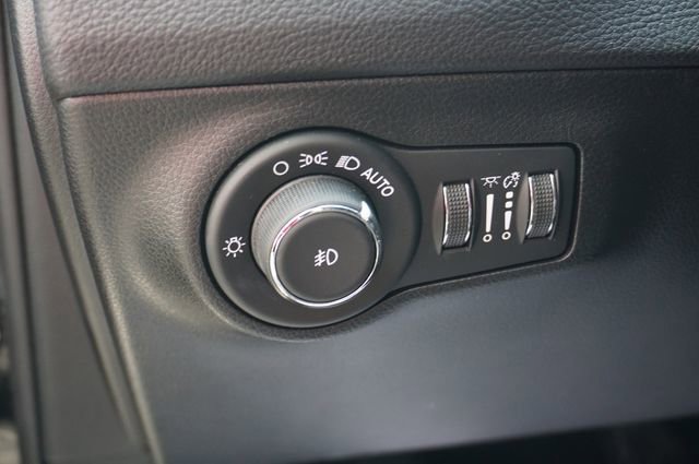 Used 2020 Jeep Compass Latitude FWD image 26
