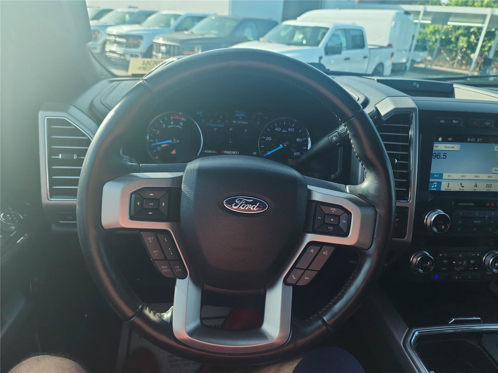 Certified 2019 Ford F450 Platinum w/ Platinum Ultimate Package AWD/4WD image 35