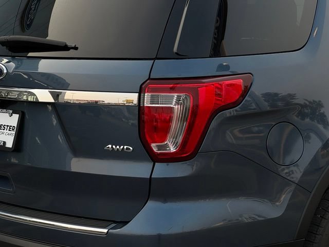 Certified 2018 Ford Explorer XLT w/ Equipment Group 202A AWD/4WD image 41