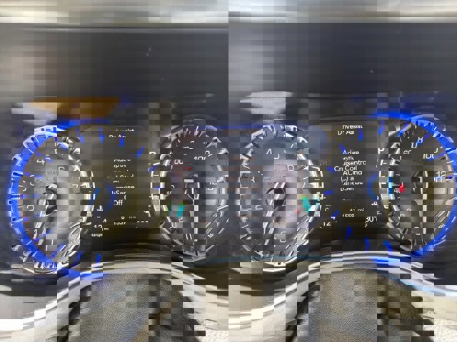 Used 2025 Chrysler Pacifica Limited image 14