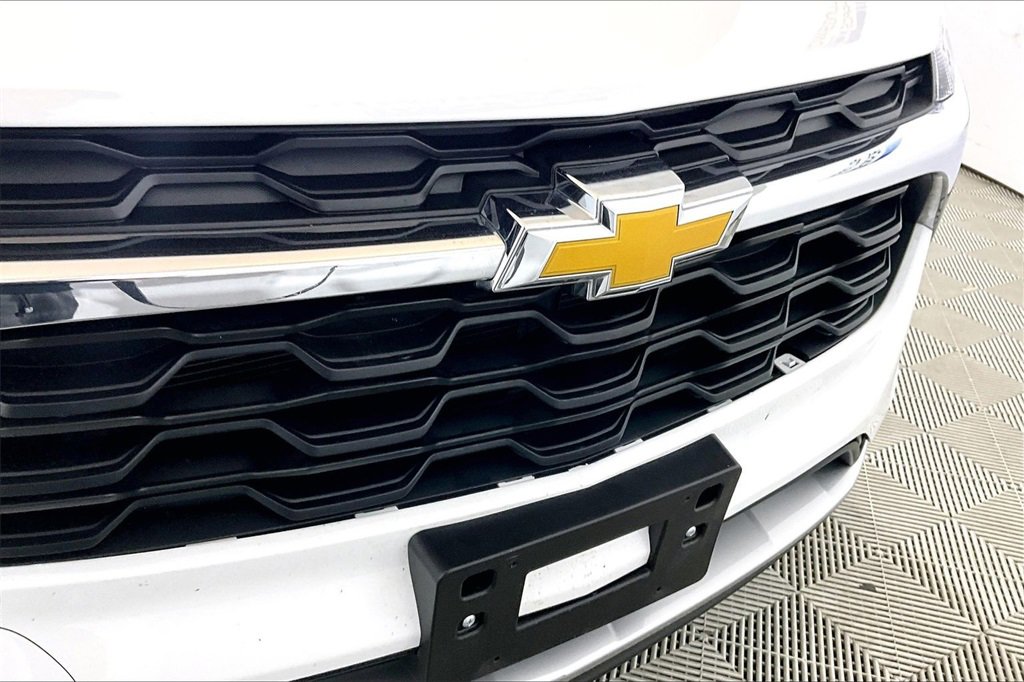 Used 2025 Chevrolet Trax LT w/ LT Convenience Package image 23