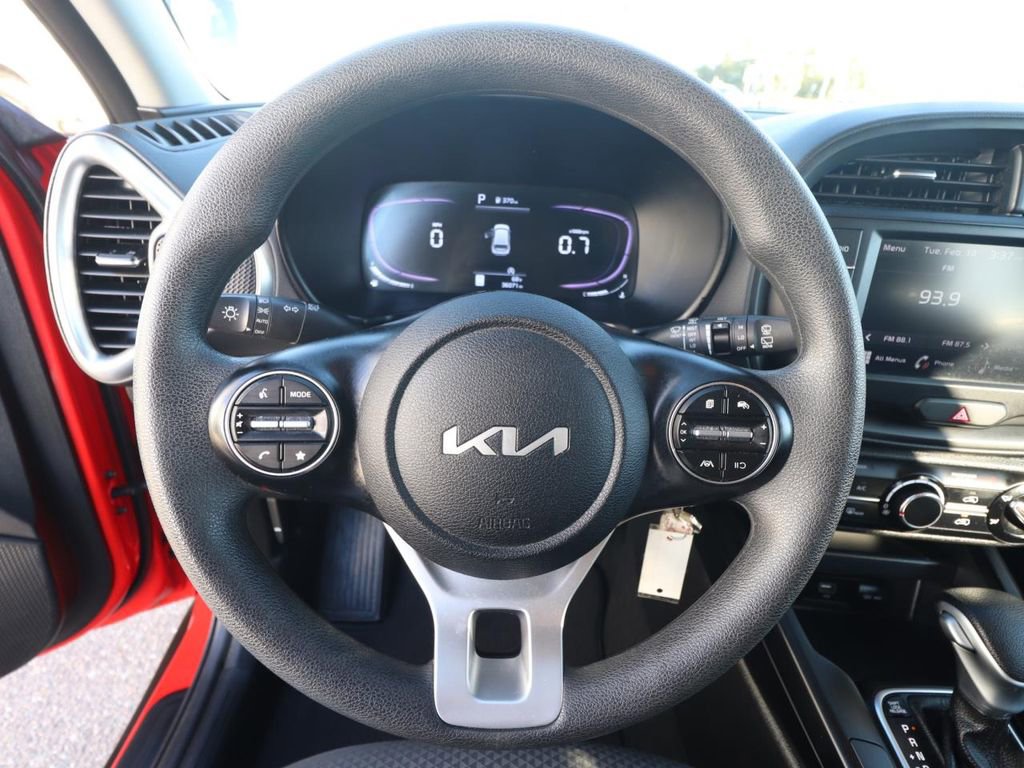 Used 2025 Kia Soul LX w/ LX Technology Package image 22