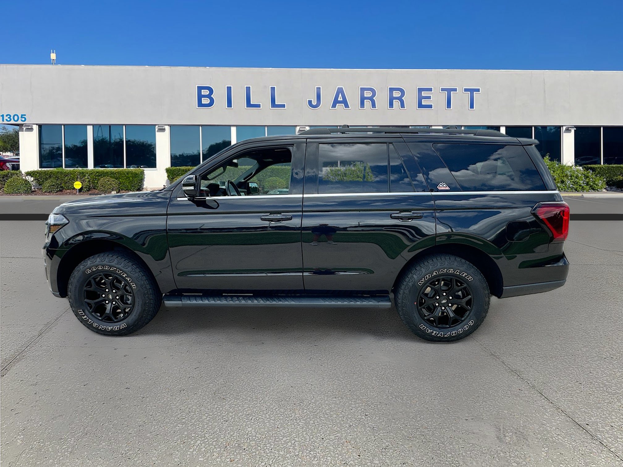 Certified 2022 Ford Expedition Timberline AWD/4WD image 4