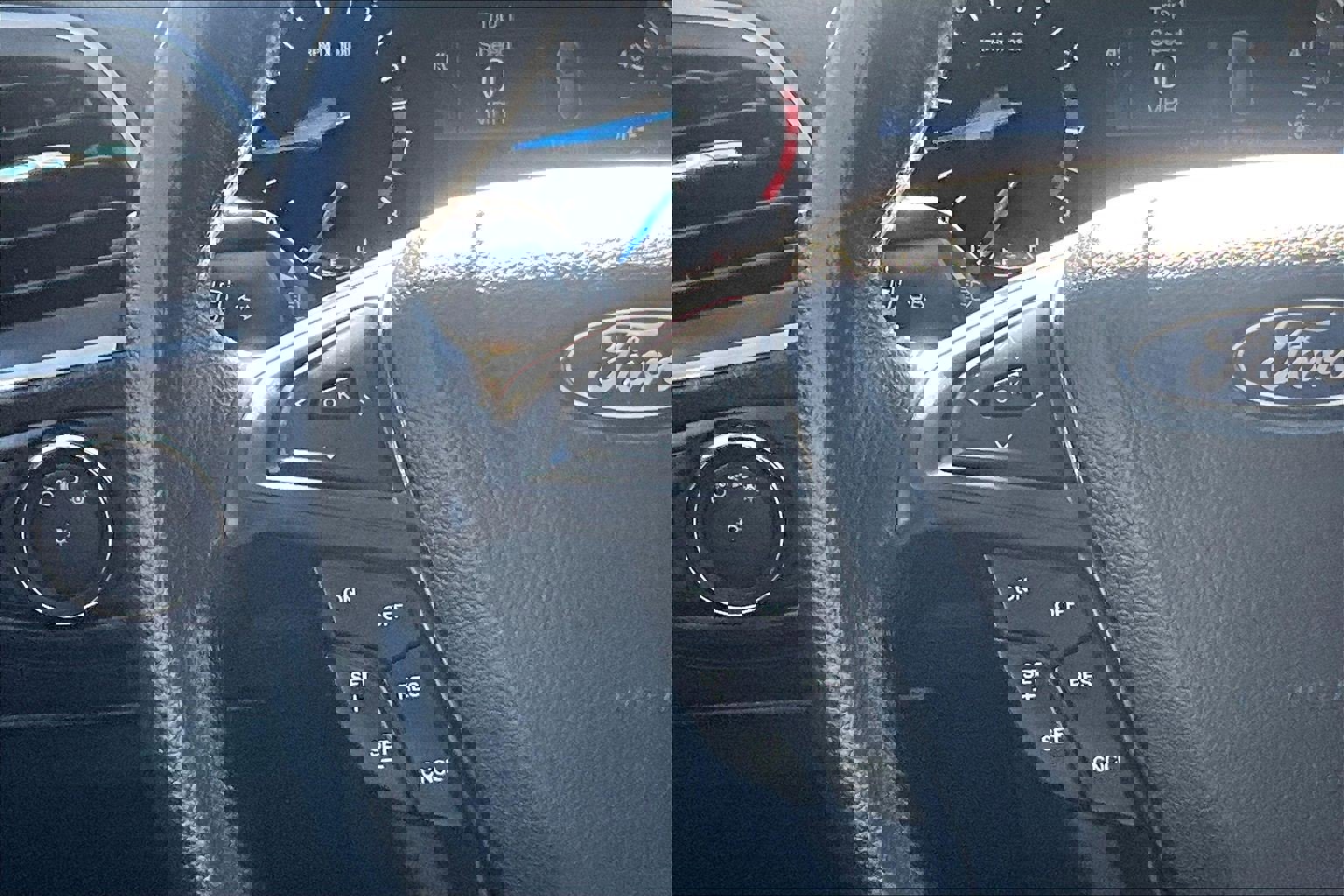 Certified 2019 Ford Edge SE image 20