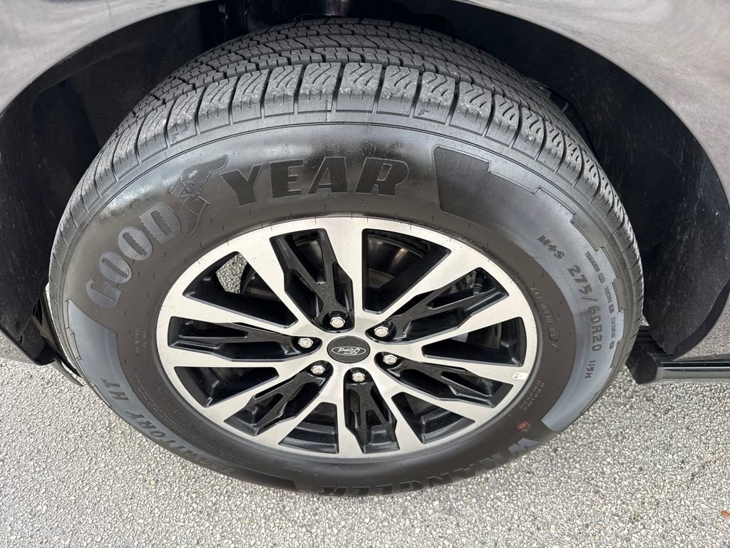 Certified 2025 Ford Expedition Max Platinum image 13