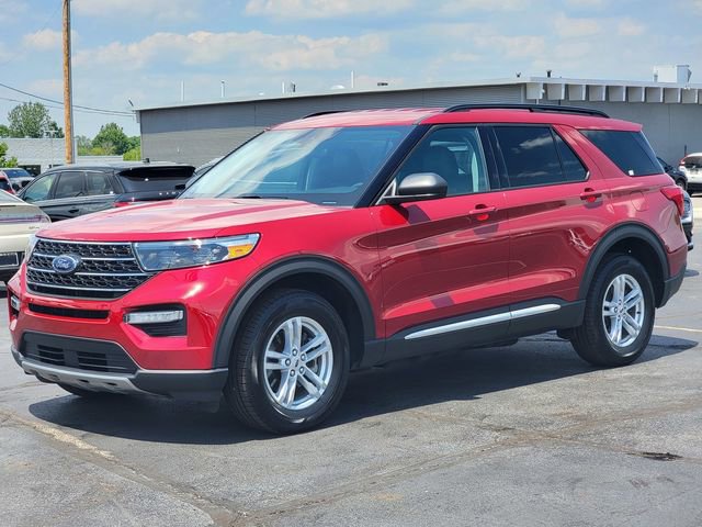 Certified 2023 Ford Explorer XLT w/ Equipment Group 202A AWD/4WD image 7