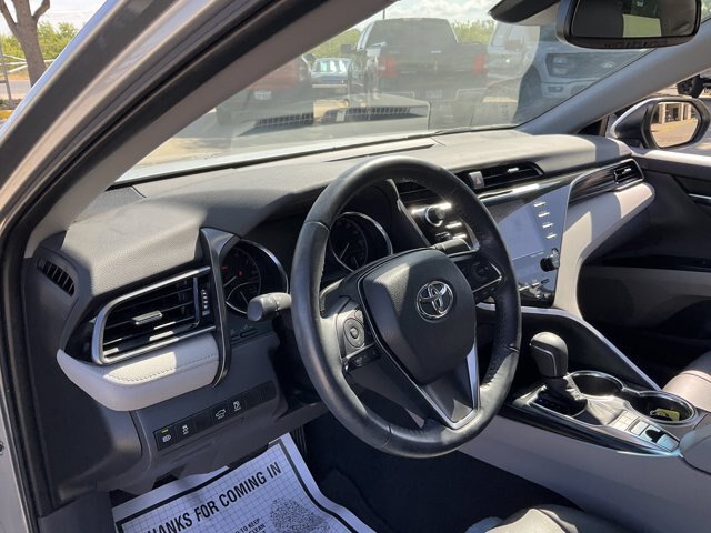 Used 2019 Toyota Camry XLE FWD image 6