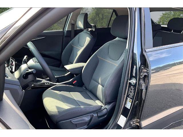 Used 2025 Kia Niro LX FWD image 17