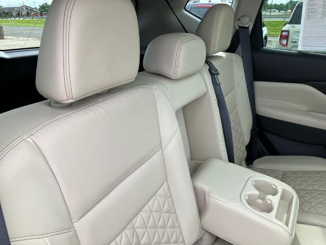 Used 2022 Nissan Murano Platinum w/ Cargo Package AWD/4WD image 17