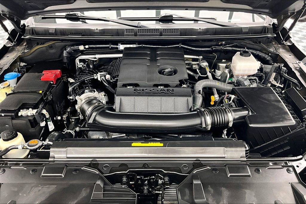 Used 2025 Nissan Frontier SV image 12