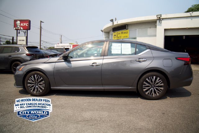 Used 2025 Nissan Altima 2.5 SV FWD image 5