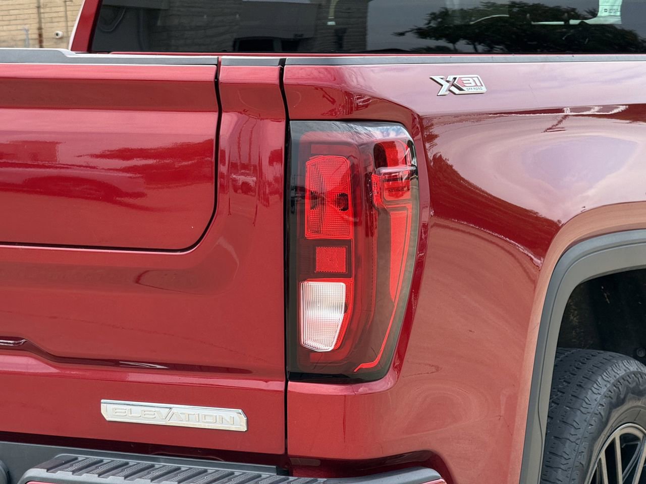 Used 2021 GMC Sierra 1500 Elevation w/ X31 Off-Road Package AWD/4WD image 7