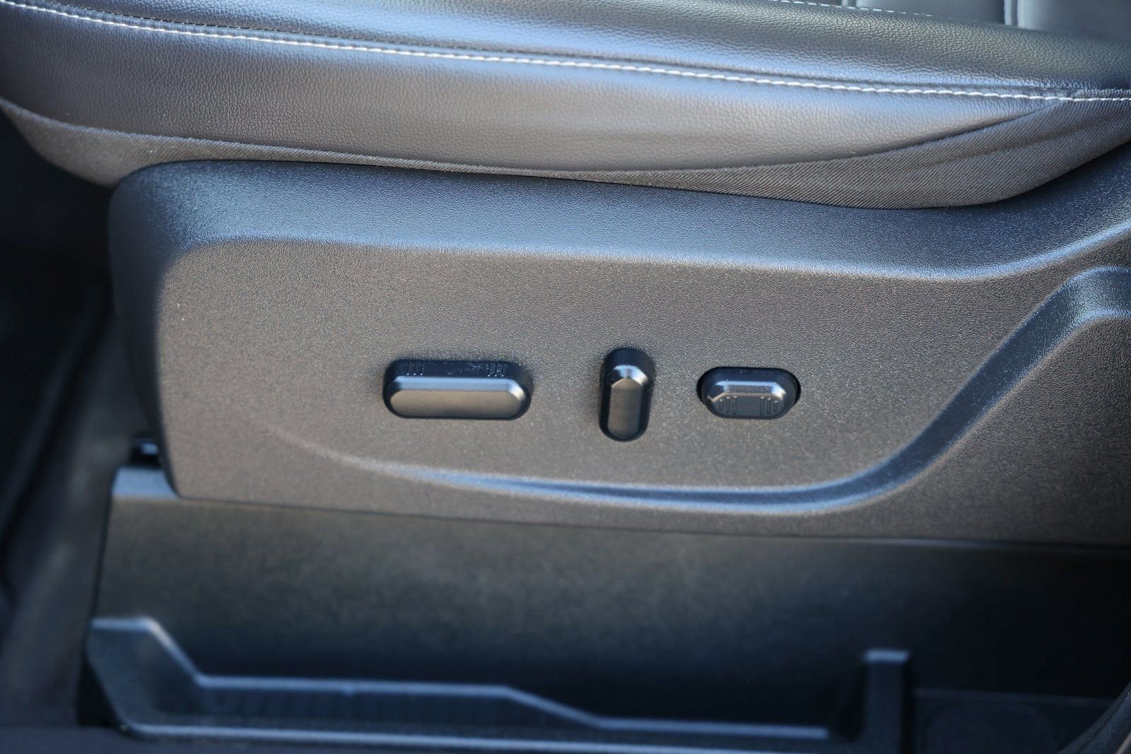 Certified 2019 Ford Escape SEL image 18