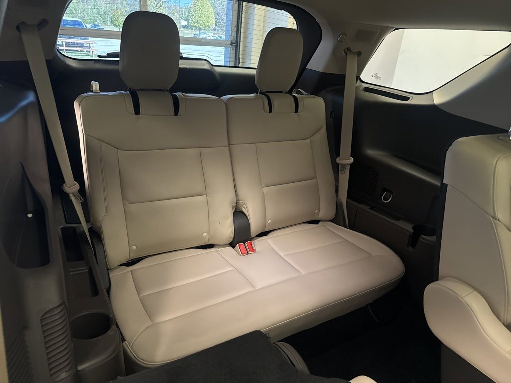 Certified 2024 Ford Explorer Platinum w/ Technology Package image 32