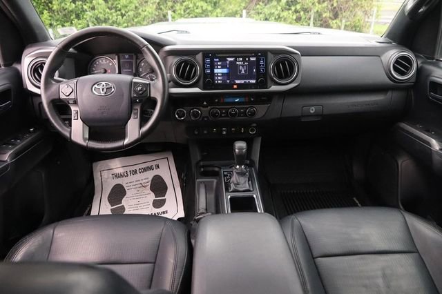 Used 2018 Toyota Tacoma TRD Sport AWD/4WD image 21