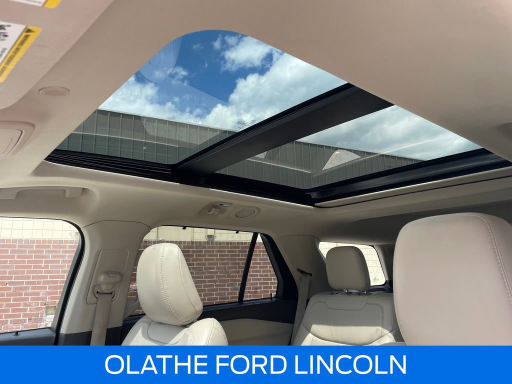 Certified 2020 Ford Explorer Platinum w/ Premium Technology Package AWD/4WD image 19