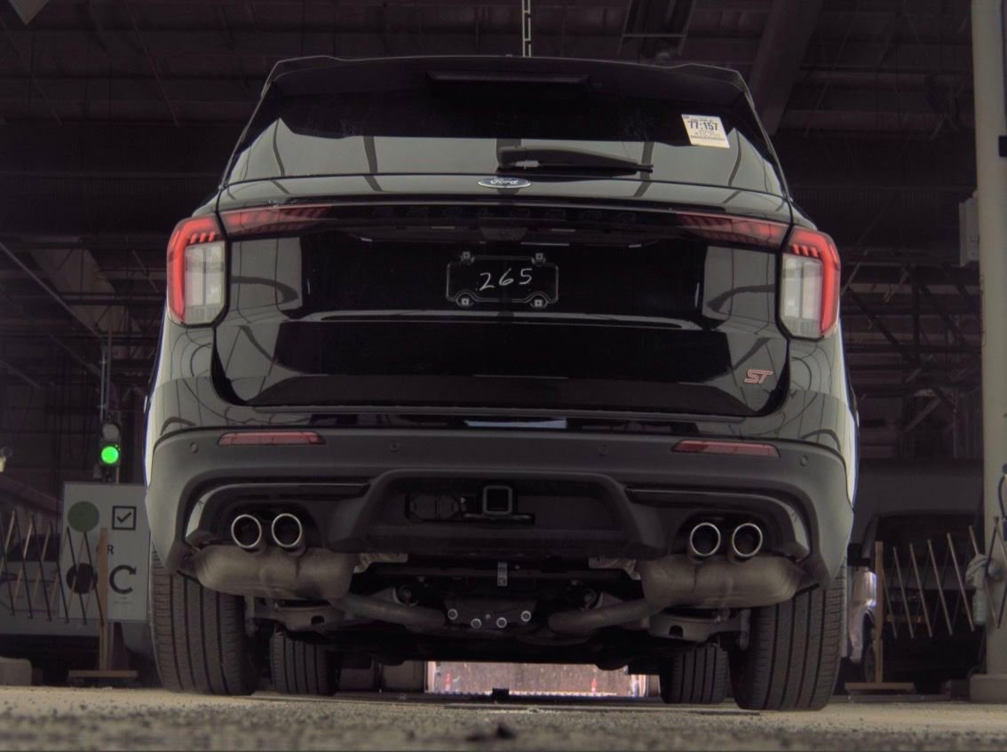 Certified 2025 Ford Explorer ST image 9