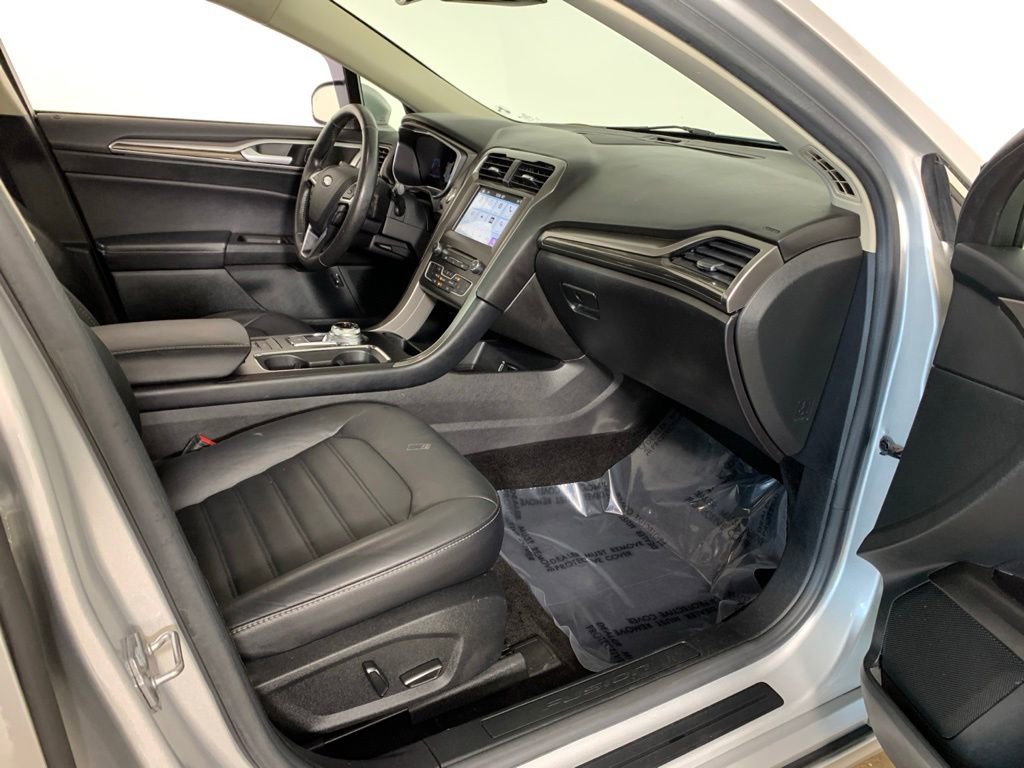 Certified 2017 Ford Fusion Energi SE FWD image 33