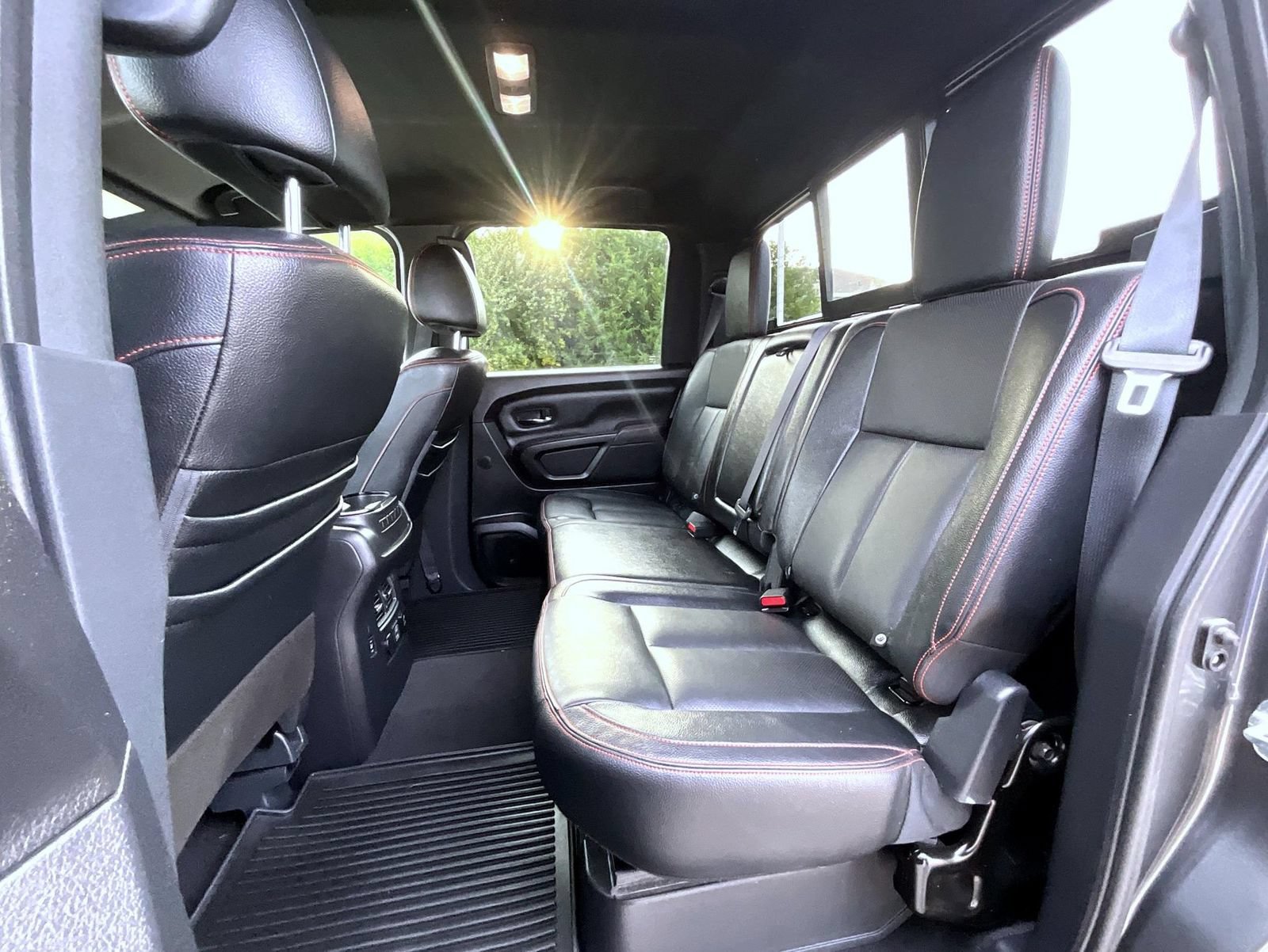 Used 2021 Nissan Titan PRO-4X w/ Pro-4x Convenience Package AWD/4WD image 20